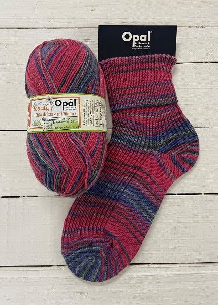 Opal Beauty Pullover & Sockenwolle