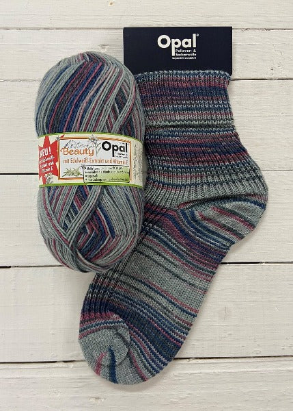 Opal Beauty Pullover & Sockenwolle