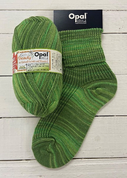 Opal Beauty Pullover & Sockenwolle