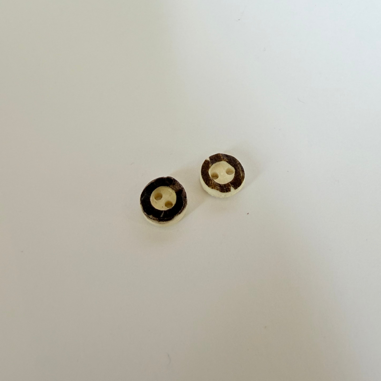 Antler buttons