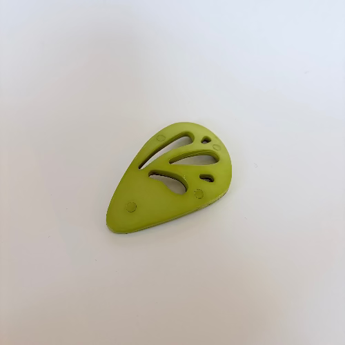 Plastic "wing" statement buttons
