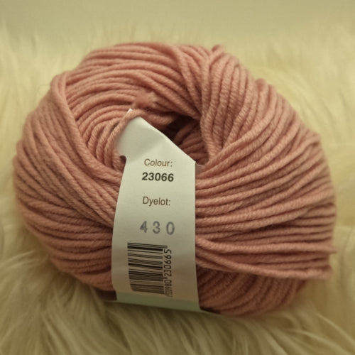 SALE Debbie Bliss Rialto DK