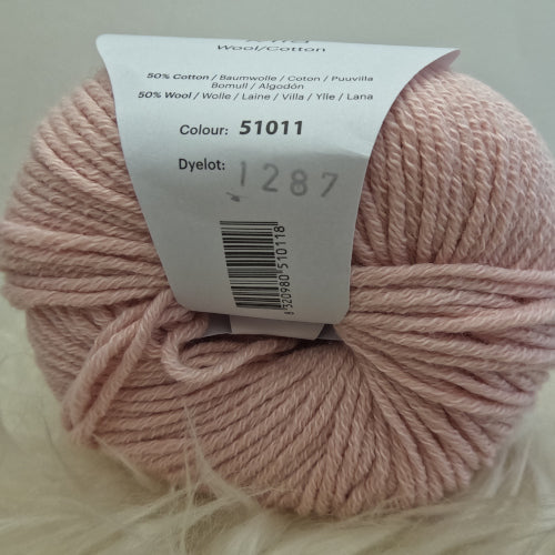 SALE Debbie Bliss Mia