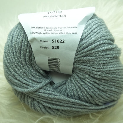 SALE Debbie Bliss Mia