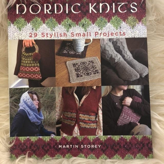 Nordic Knits: 29 Stylish Small Projects