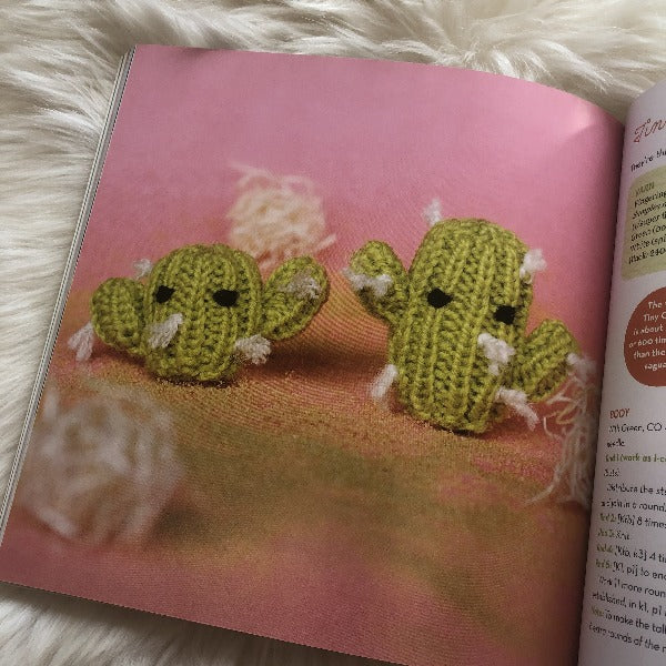 Teeny Tiny Mochimochi: More than 40 Itty-Bitty Minis to Knit, Wear, and Give