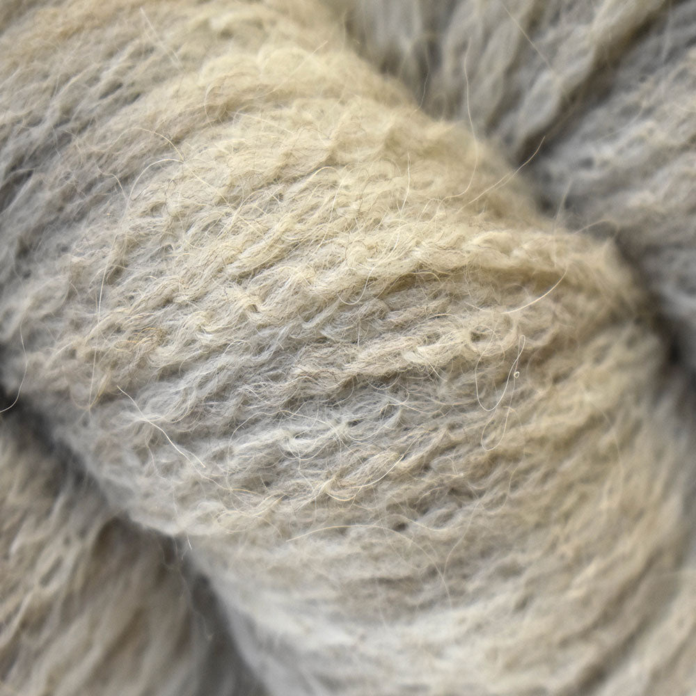 Universal Yarn Odette